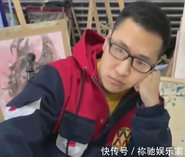 美术生为了上课睡觉,在眼镜片上画一双“眼睛”,老师差点被骗