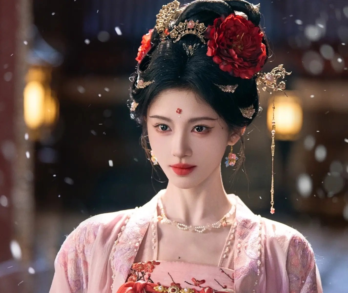集美艳外表与魔鬼灵魂于一身,《沙尘暴》黄小蕾又杀疯了!