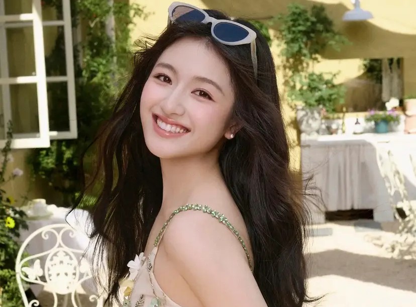 宋慧乔夏日私服来袭,将基础款穿出新花样,用实力证明越素越好看