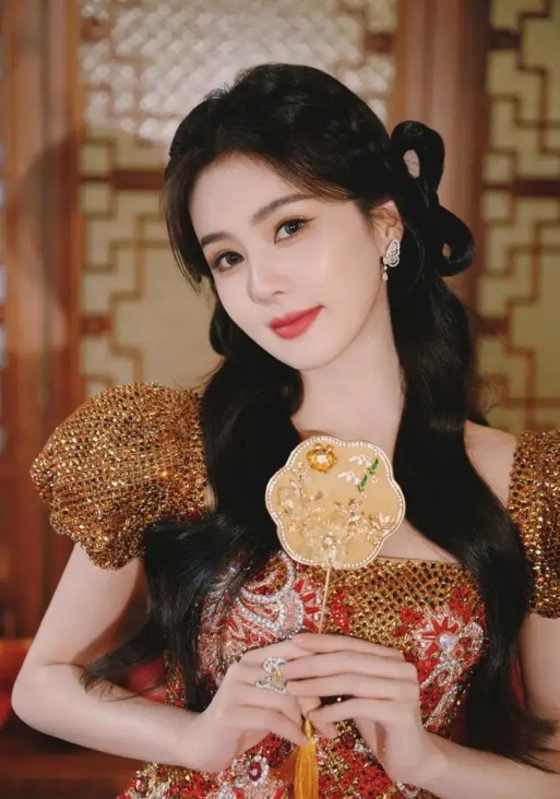 《飞驰人生3》曝光“人生飞驰”版海报 前作经典名场景串联热血征程